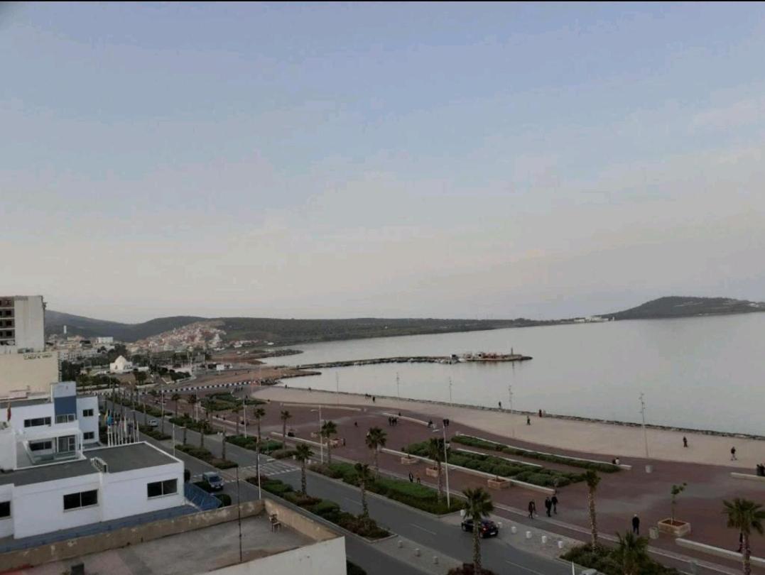 Residence La Cornich Nador Bagian luar foto